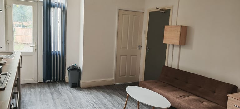 Flats Available. Are you on Benefits. U.C Welcome over 35's