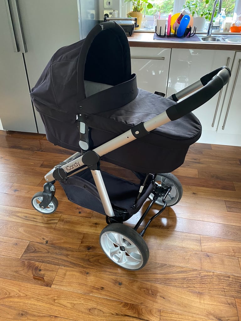 Icandy Apple 2 Pear carrycot and pushchair - takes 2 children