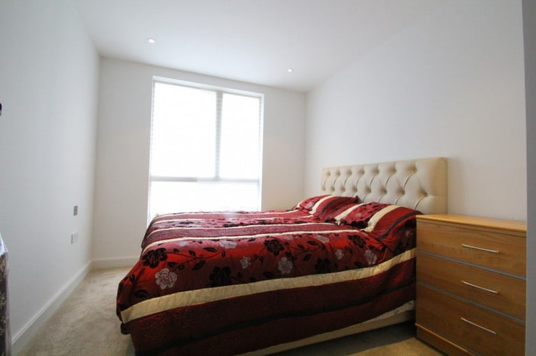 Chain Free! Hane Estate Agents offer a modern 2 bedroom 1st floor flat with a private balcony