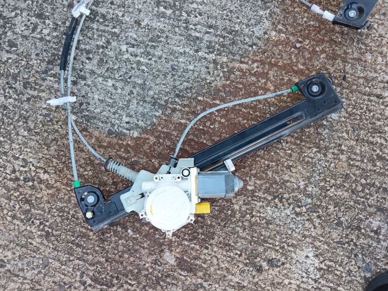 Mini R50 drivers side window motor and mechanism, good working condition 