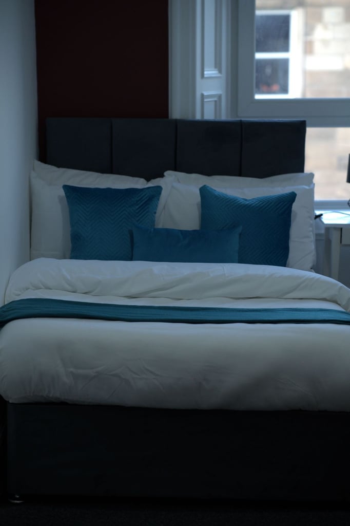 Fully Furnished  3 bed room in Leith EH6 £650-£700