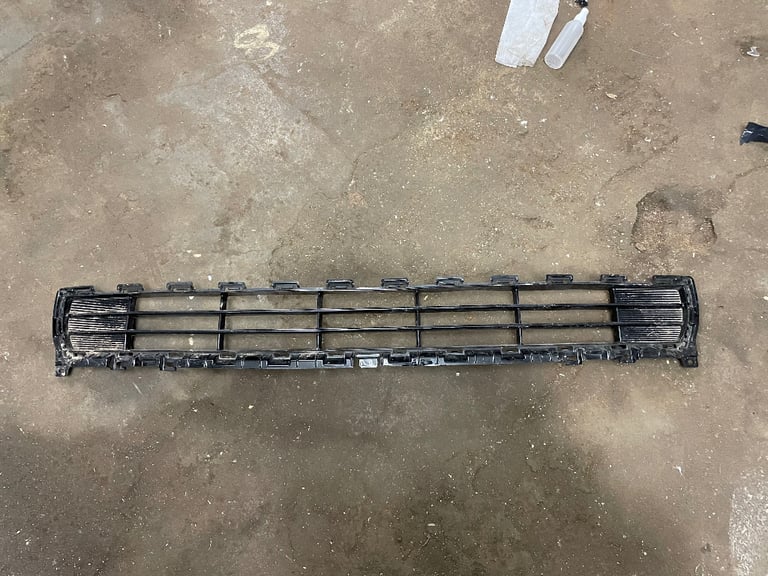image for KIA SPORTAGE MK4 FRONT BUMPER LOWER GRILL (2018-2022) 