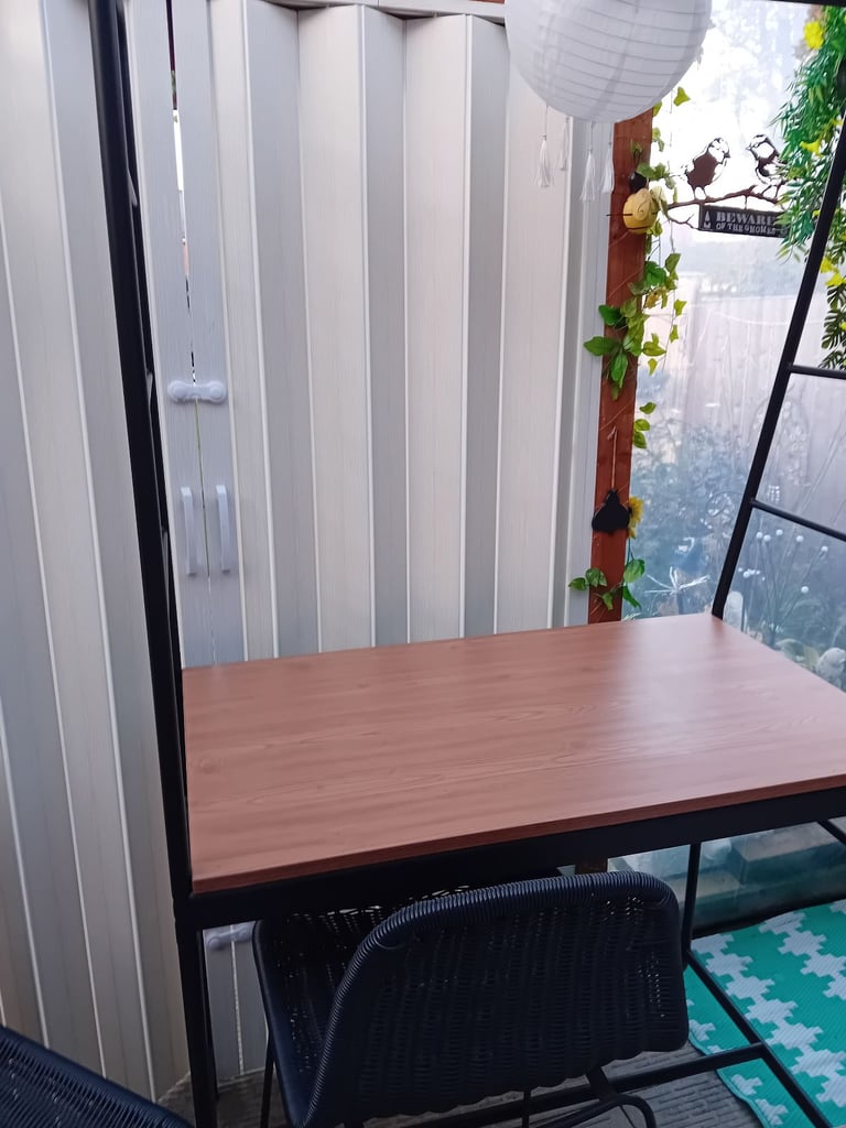 New bar table and bar chairs 