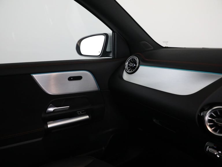 2022 Mercedes-Benz EQA EQA 300 66.5kWh AMG Line (Premium) SUV 5dr Electric Auto 4MATIC (228 ps) E...