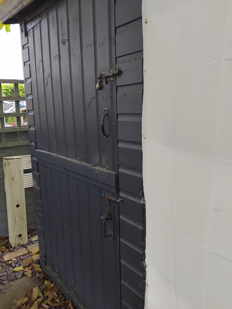 Bird avairy  open to offers 