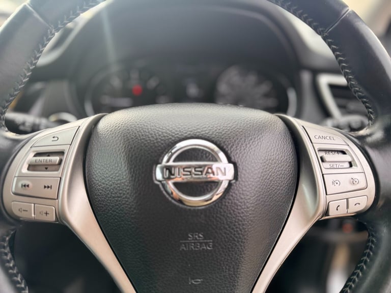 2015 Nissan Qashqai 1.6 dCi Tekna 5dr 4WD HATCHBACK Diesel Manual