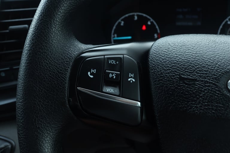 2021 Ford Transit 2.0 350 EcoBlue Leader Chassis Cab 2dr Diesel Manual FWD L4 Euro 6 (s/s)  CHASS...