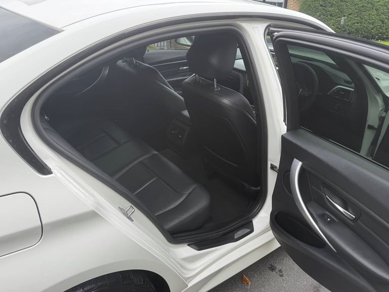 BMW, 3 SERIES, Saloon, 2014, Manual, 1995 (cc), 4 doors