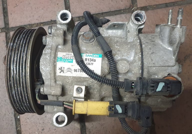 Peugeot 208 1.4 HDI AC Compressor 96786,5608,0 2013
