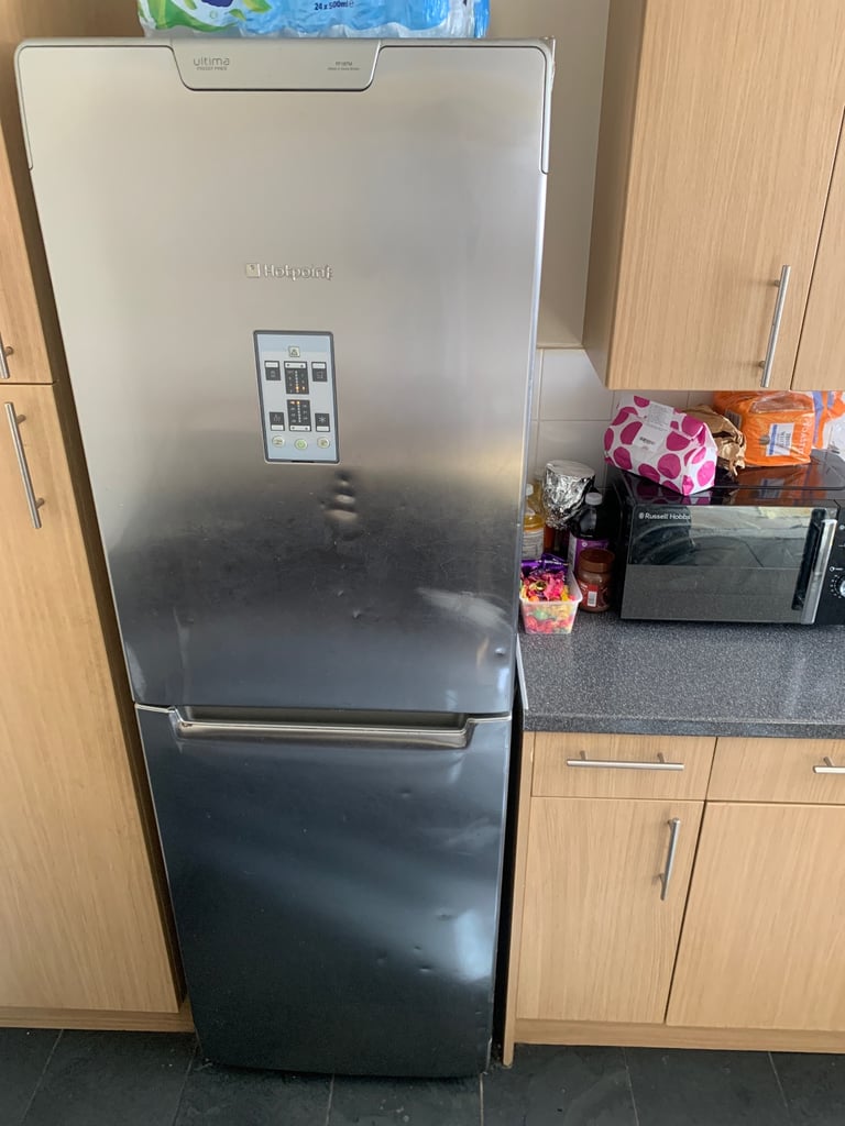 Hotpoint fridge freezer (SECOND HAND)
