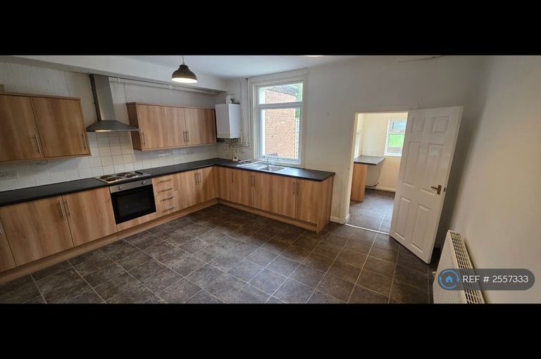 2 bedroom house in Church Street, Westhoughton, Bolton, BL5 (2 bed) (#2557333)