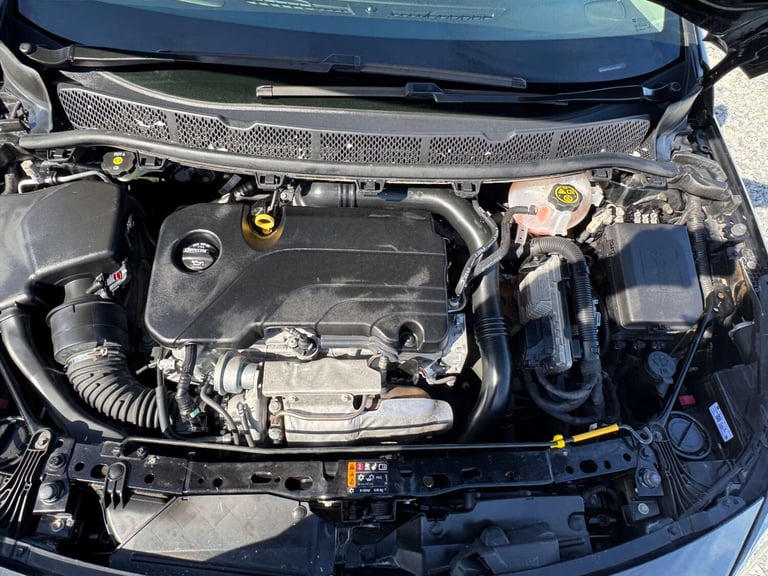 2017 Vauxhall Astra 1.4T 16V 150 SRi 5dr HATCHBACK PETROL Manual