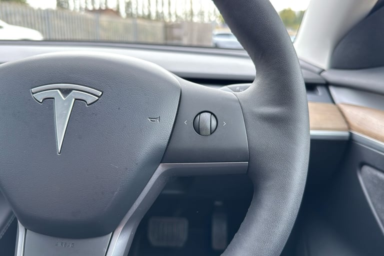  Tesla Model 3 dual Motor Long Range Saloon 4dr Electric Auto 4wde 346 Ps