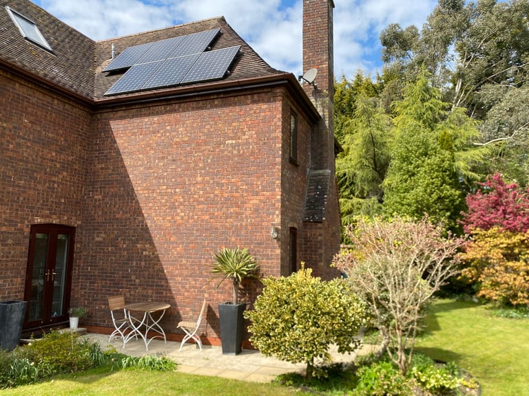 SUPERB 4 BEDROOM, 3 BATHROOM DETACHED HOUSE DORSET/HAMPSHIRE BORDER