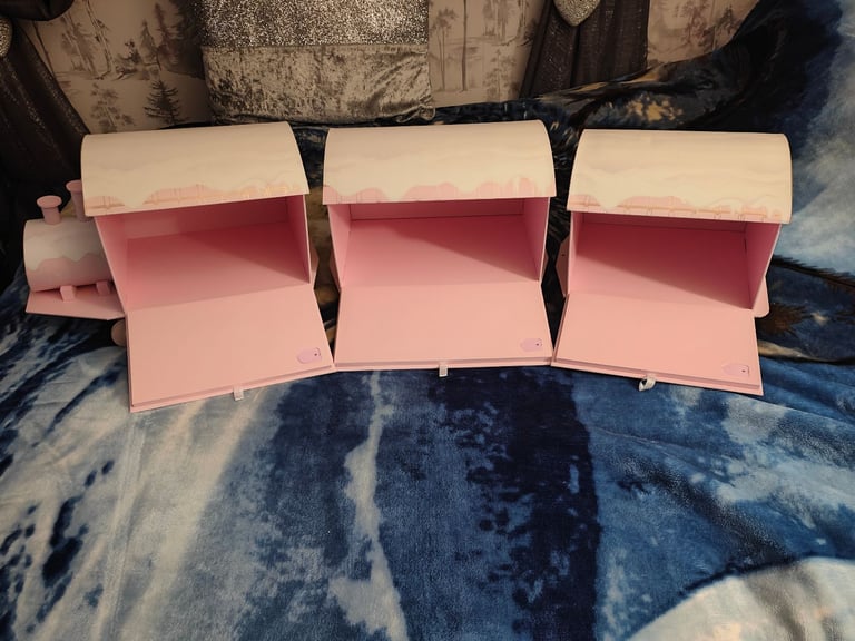 P.Louise Advent Calendar & Makeup Bundle 