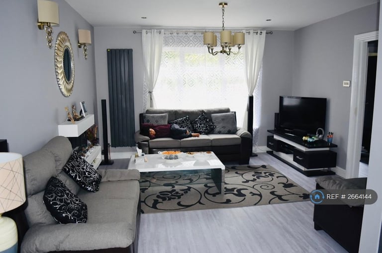 4 bedroom house in Warren Road, Orpington, BR6 (4 bed) (#2664144)