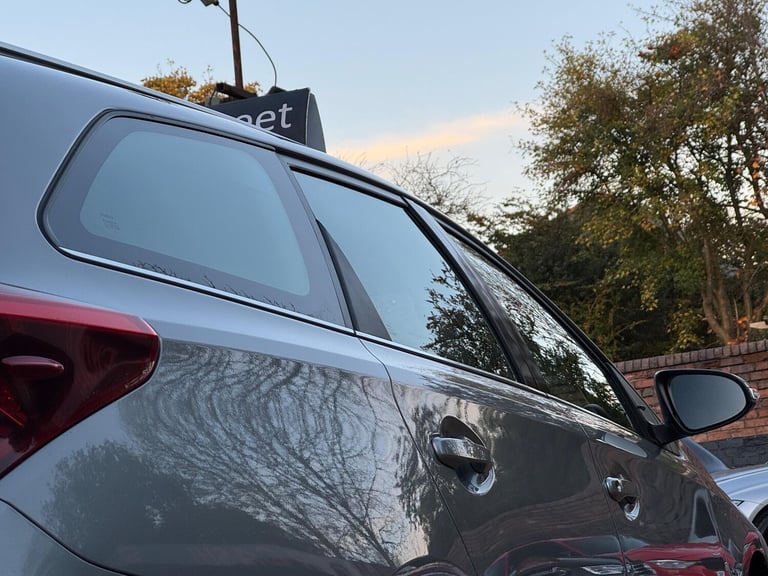 2015 Toyota Auris 1.8 VVT-h Icon Touring Sports CVT Euro 6 (s/s) 5dr ESTATE Petrol/Electric Hybri...