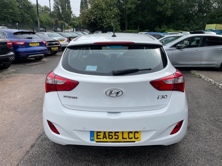 2015 Hyundai i30 1.6 CRDi Blue Drive SE Nav 5dr HATCHBACK Diesel Manual