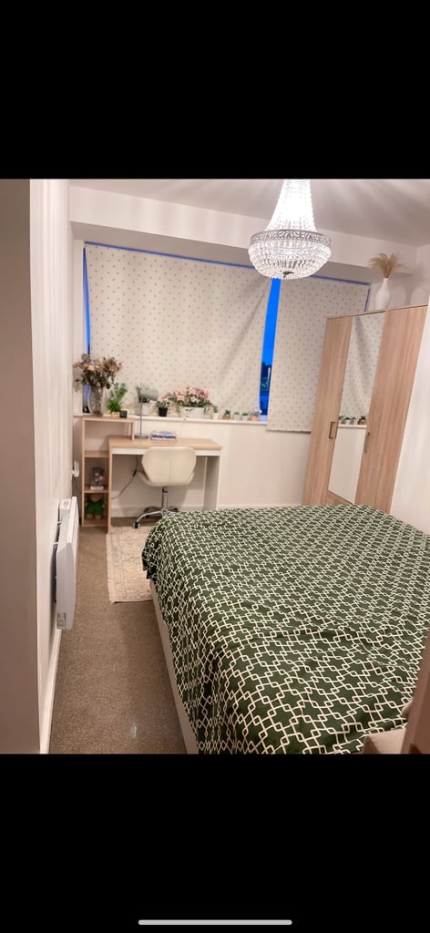 Double Room Available for Rent in Romford For Single Female All Bills Included 