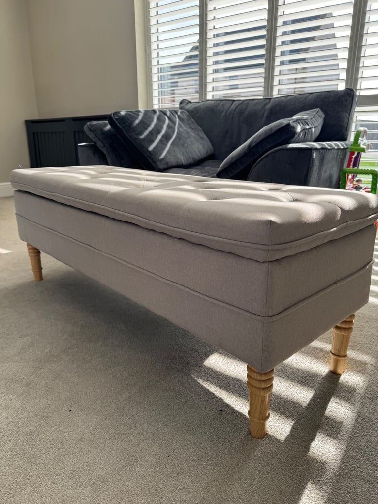 Ottoman Storage bench beige 