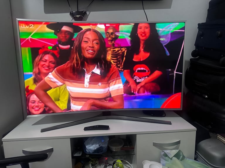Free delivery 49”Samsung 4k Curve ultra HDTV 