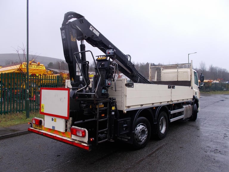 2014 (14) LEYLAND DAF CF 330 FLATBED WITH CRANE & BRICK GRAB. REAR LIFT STEER