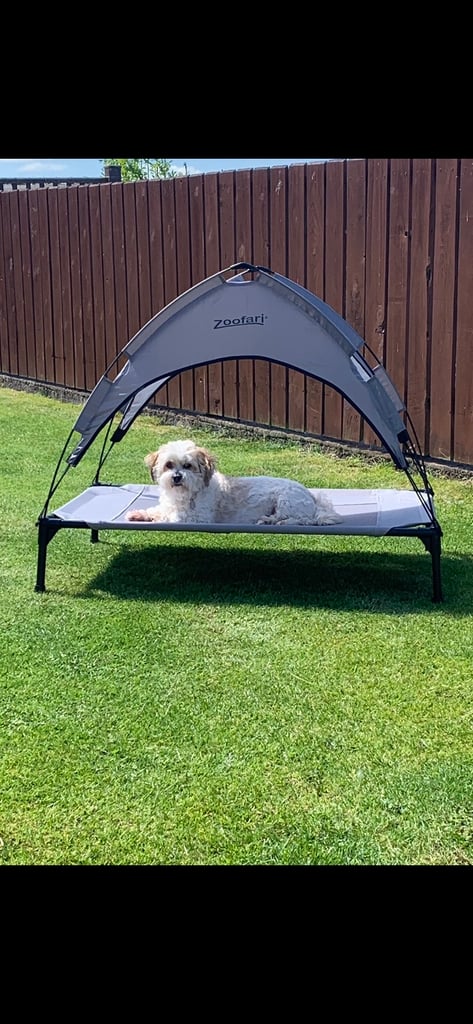 Dog bed with sun shade 