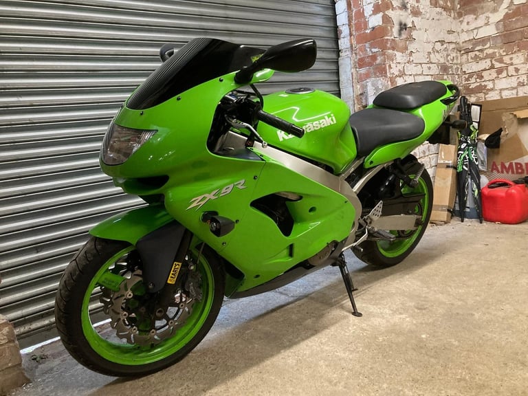 1998 Kawasaki ZX9R C1 NINJA (CLASSIC MOTORCYCLE) A VERY HONEST ORIGINAL BIKE !!