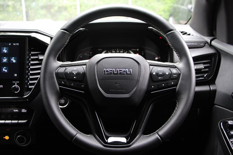 2025 Isuzu D-Max TD V-Cross Double Cab 4x4 [164] (FREE MAINLAND UK DELIVERY !!) Pick Up Diesel Ma...
