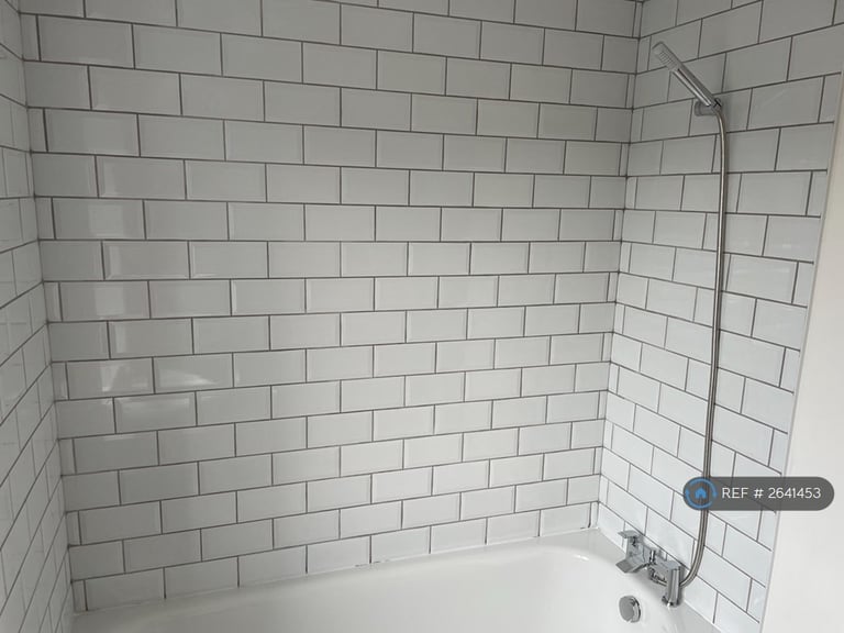 1 bedroom flat in Hampton Lane, Blackfield, Southampton, SO45 (1 bed) (#2641453)
