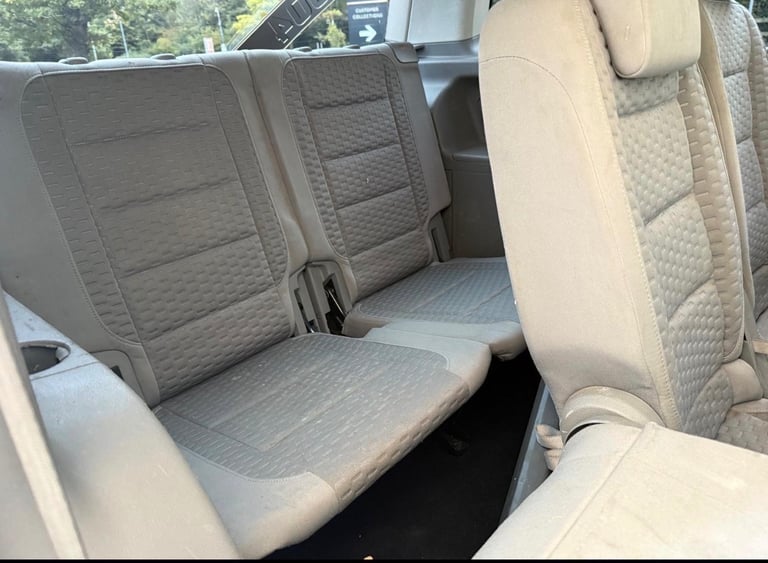 2009 (09) VOLKSWAGEN TOURAN 1.9 TDI SE BLUE-MOTION MPV 7 SEATER  