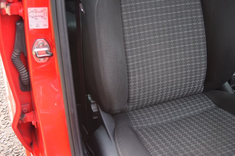 VOLKSWAGEN POLO 1.4 TDI BlueMotion Tech Match Red Manual Diesel 2016