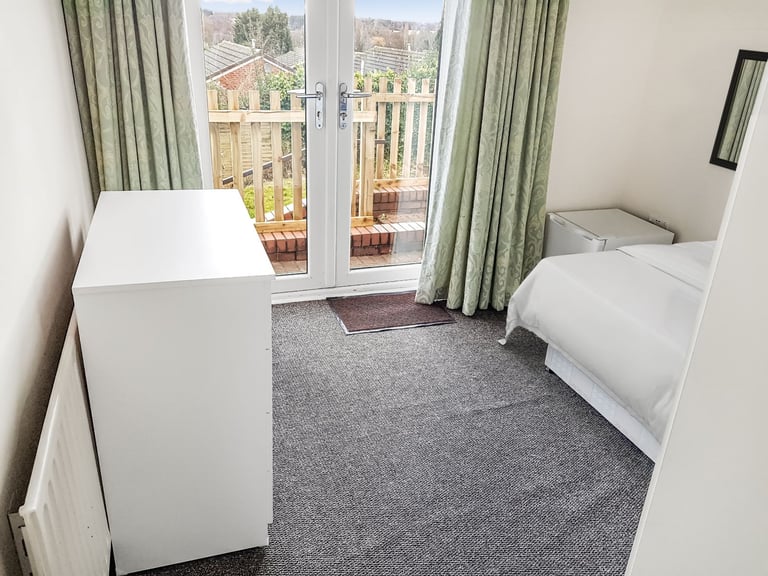 Sutton Coldfield DSS only shared house - Next to Sutton Park. Enviable location