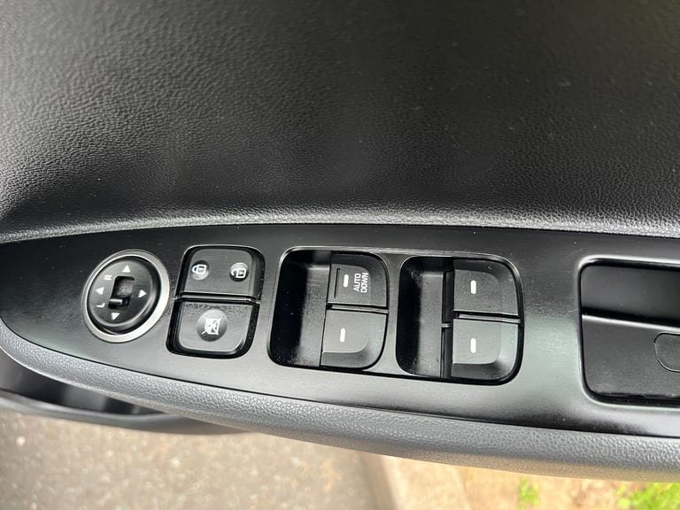 2019 Hyundai i10 Go Super Low Miles 5 Door Manual Yaris Clio Fiesta Aygo Micra Polo 