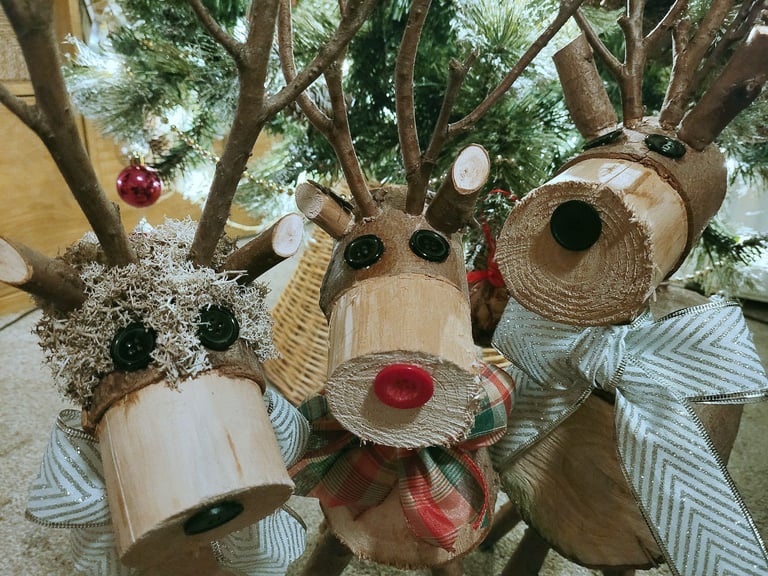 🎄 Rustic Handcrafted Log Reindeer – Personalised Christmas Gift 🦌