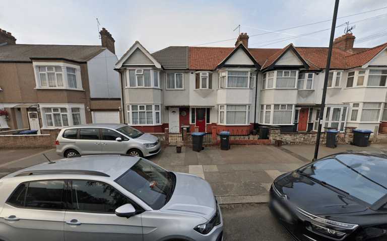 3 bedroom house in N9 8DH | in Edmonton, London | Gumtree