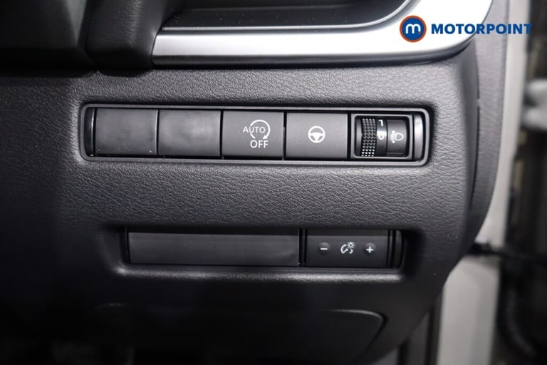 2025 Nissan Qashqai 1.3 DiG-T MH 158 N-Connecta 5dr Xtronic HATCHBACK PETROL Automatic