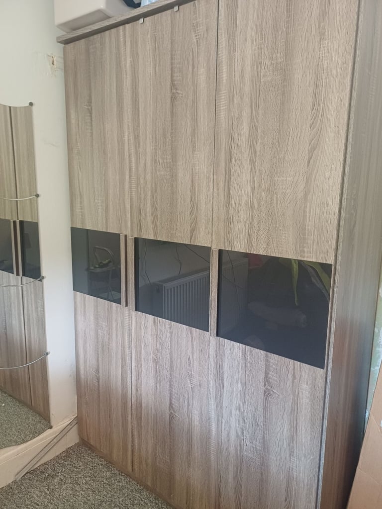Triple solid wood wardrobe 