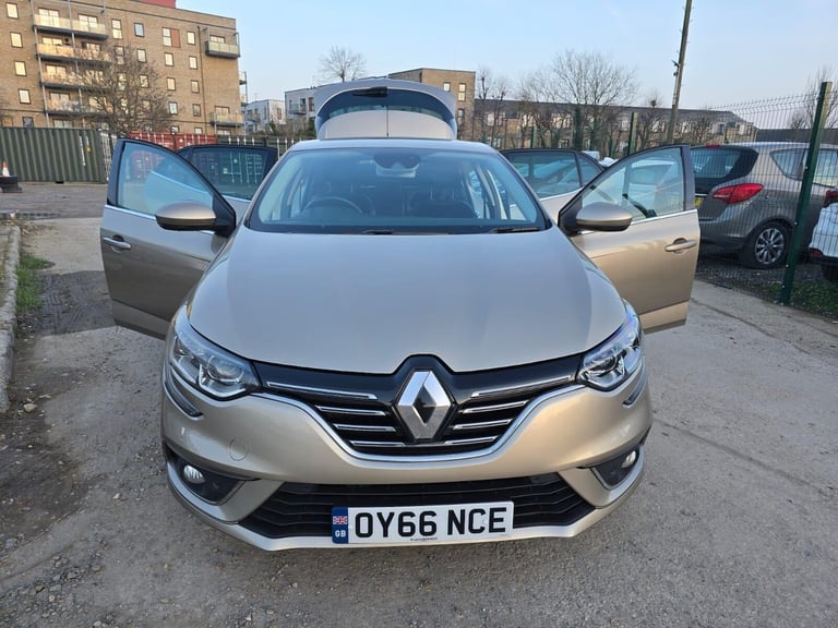 2016 Renault Megane 1.5 dCi Dynamique S Nav EDC Euro 6 5dr Hatchback Diesel Automatic