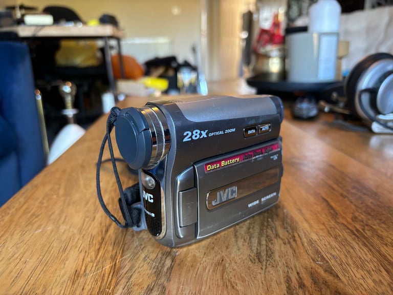 JVC GR-D728EK Digital Video Camera Camcorder
