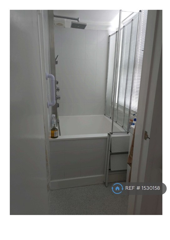 1 bedroom flat in Finborough Road, London, SW10 (1 bed) (#1530158)
