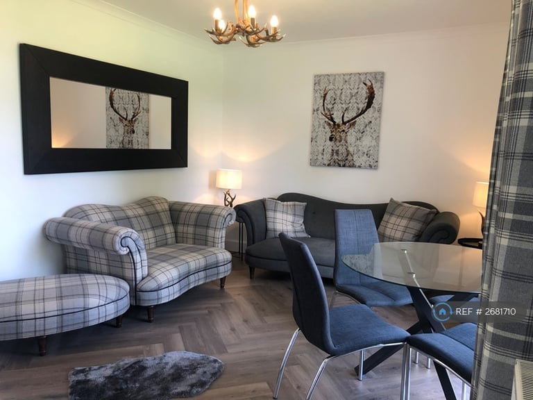 2 bedroom flat in Carrick Knowe Avenue, Edinburgh, EH12 (2 bed) (#2681710)