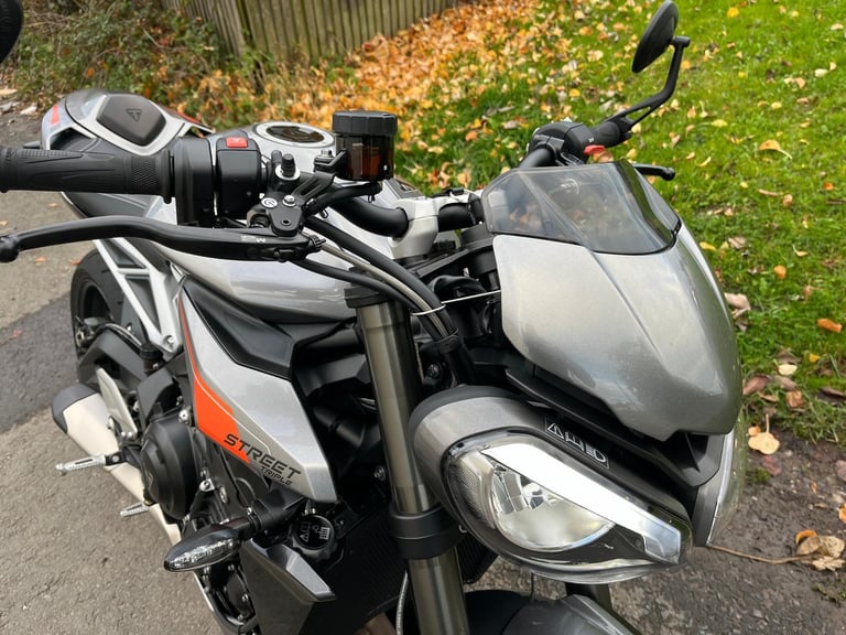 TRIUMPH STREET TRIPLE 765 RS, 2023(23), 10,107 MILES, FSH, IMMACULATE, £7995