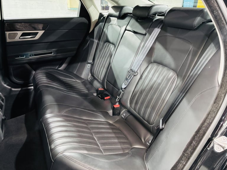 2018 Jaguar XF 2.0d Portfolio Auto AWD Euro 6 (s/s) 4dr SALOON Diesel Automatic