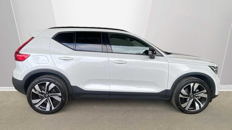 2024 Volvo XC40 2.0 B4P Ultra Dark 5dr Auto SUV Petrol Automatic