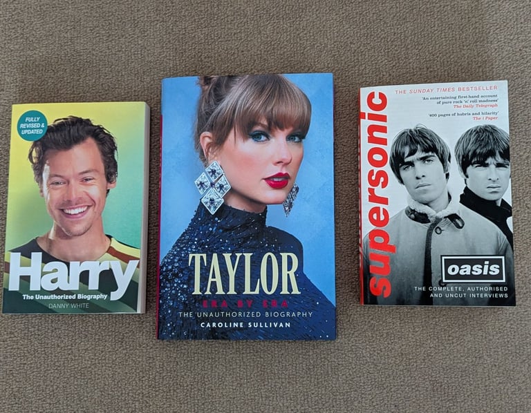 image for 🎶 Huge MUSIC Bundle of 30+ Books, CDs, T-Shirt & Poster (NEW Books perfect for Christmas)