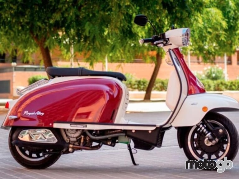 Royal Alloy TG 125cc S a Modern Classic Retro Automatic Moped Scooter For Sal...