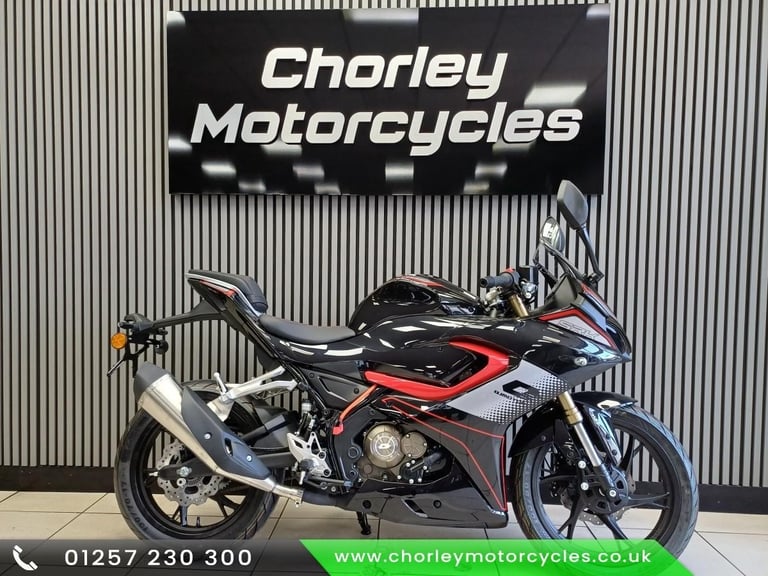 image for QJMOTOR SRK-125R SPORT LEARNER LEGAL