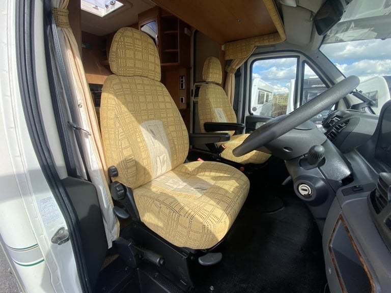 2004 (54) BESSACARR E445 4 BERTH MOTORHOME