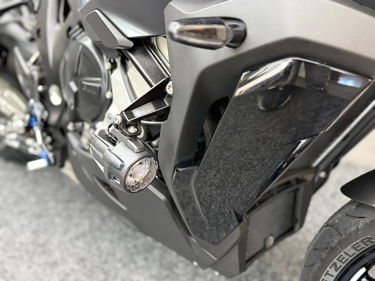 2022 72 BMW S1000XR Triple Black TE Euro 5 - Stunning Bike - FSH - Akrapovic